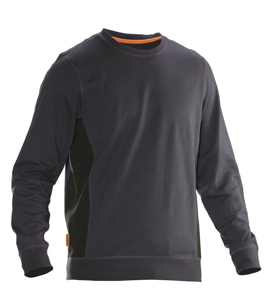 dark grey/black